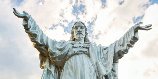 Jesus Statue With Arms Open